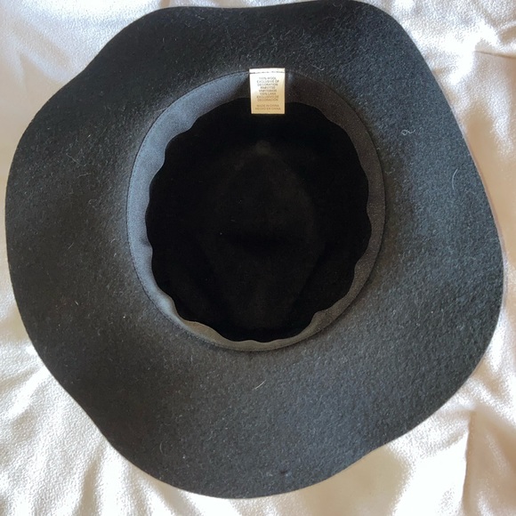 Womens hat - Picture 3 of 6